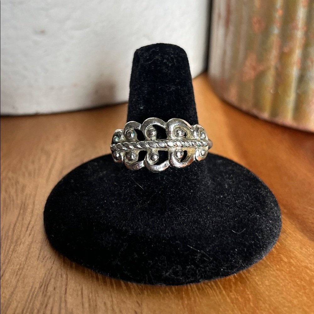 Avon silver-tone filigree swirl band ring size 8